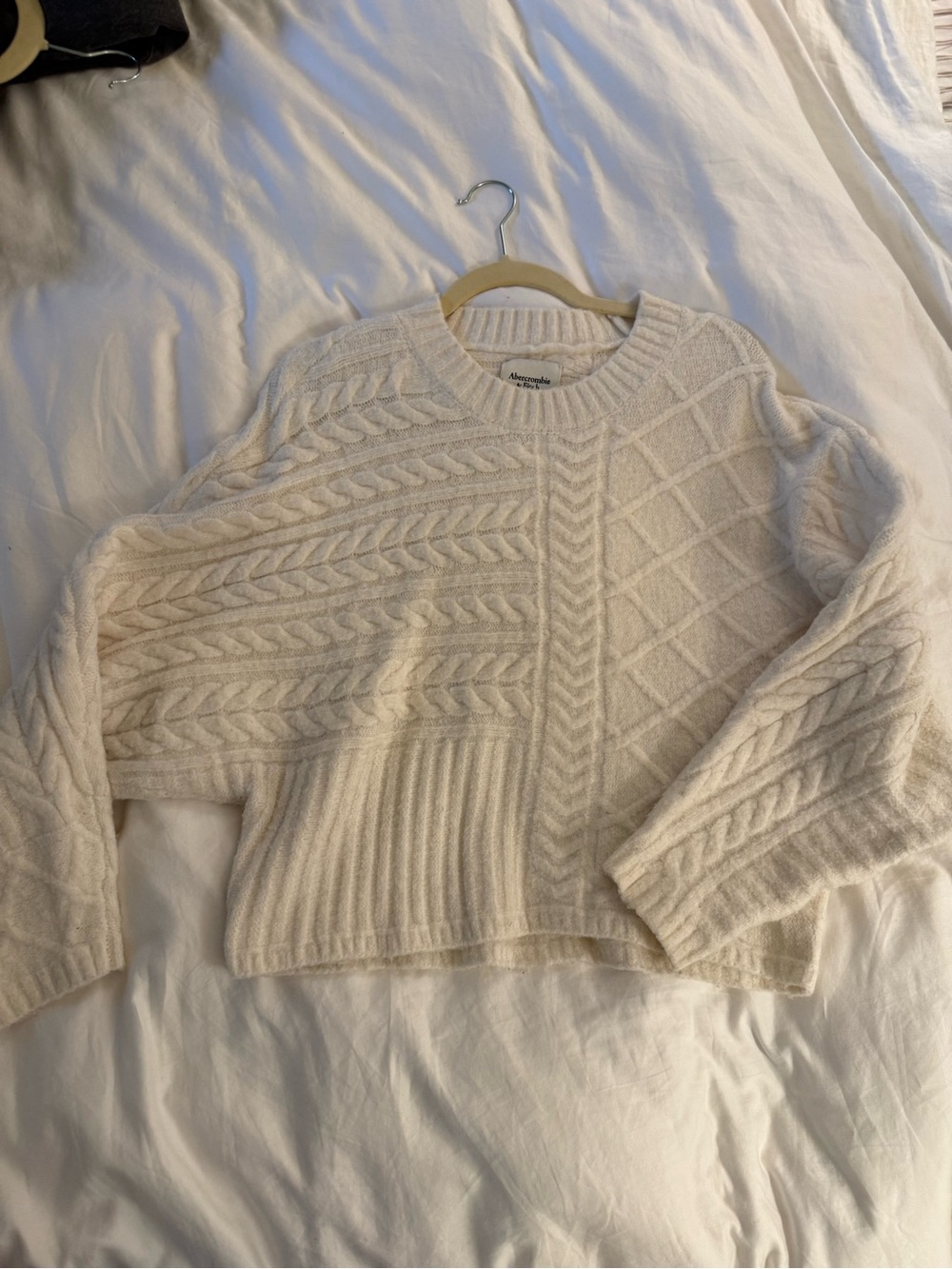 Abercrombie & Fitch Cream Cable Crewneck Sweater